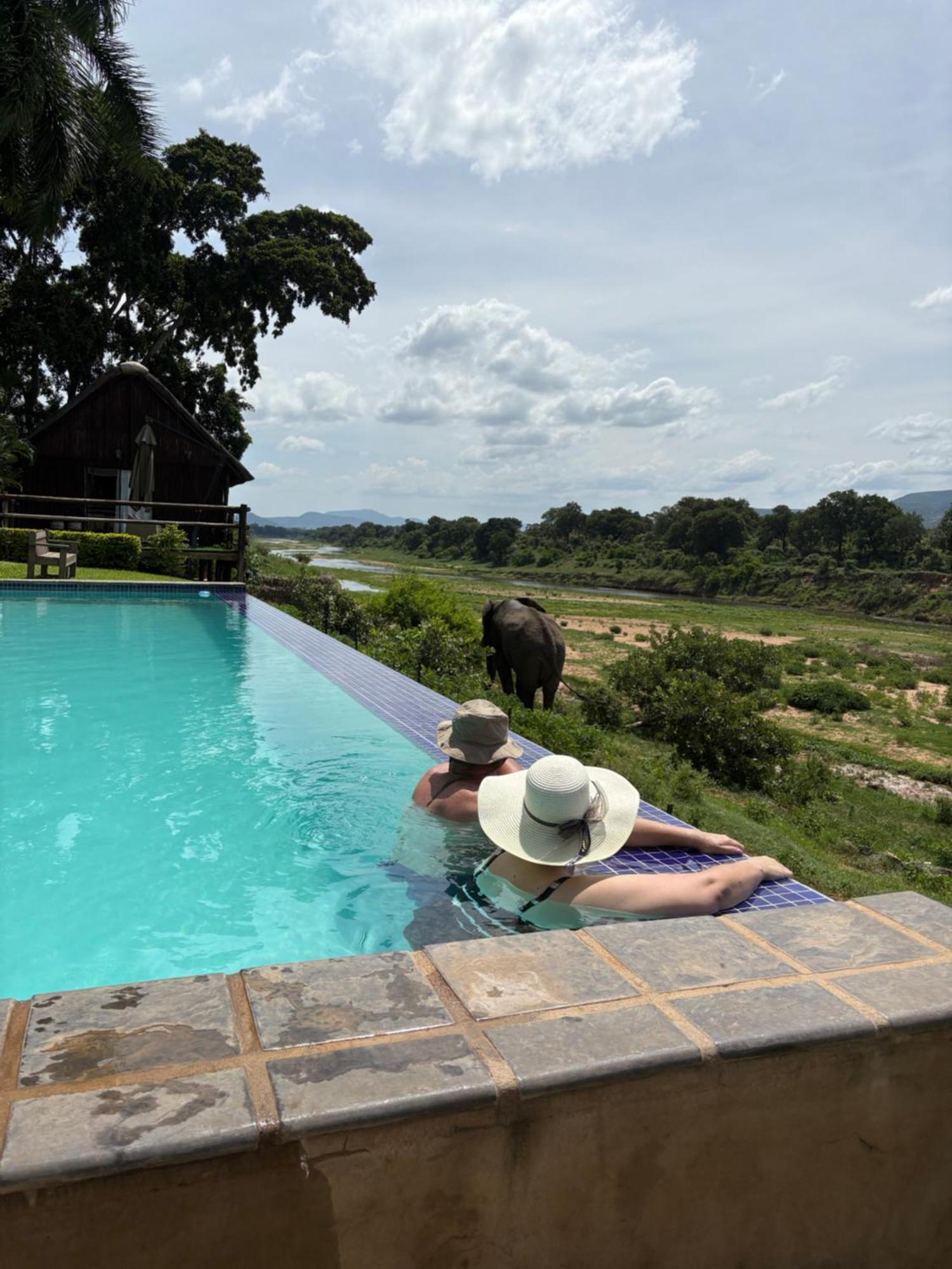 Rio Vista Lodge Malalane Ngoại thất bức ảnh